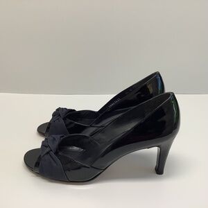 Stuart Weitzman Black Patent Leather Peep Toe Pumps Heels Size 9.5